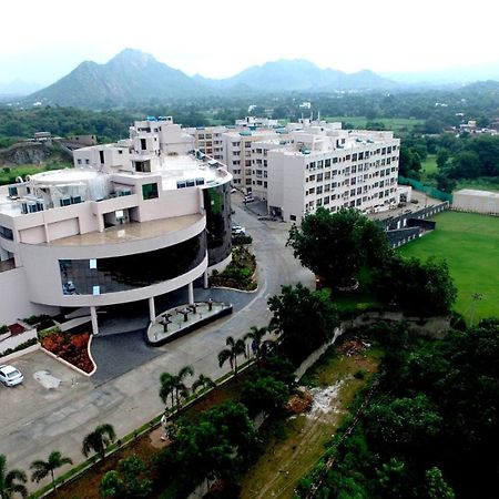 Spectrum Resort, Spa & Residences Udaipur Exterior foto