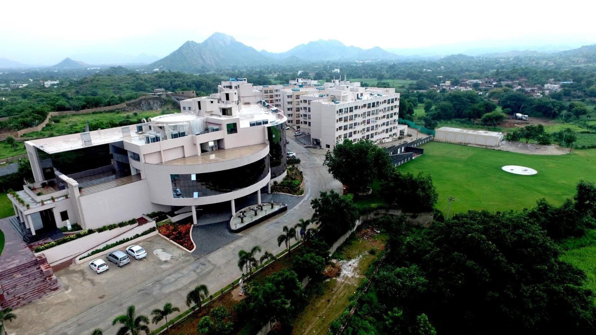 Spectrum Resort, Spa & Residences Udaipur Exterior foto