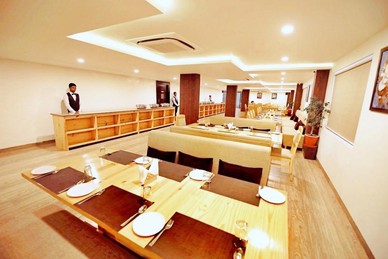 Spectrum Resort, Spa & Residences Udaipur Exterior foto