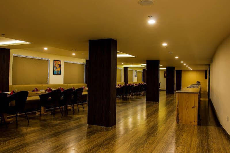 Spectrum Resort, Spa & Residences Udaipur Exterior foto