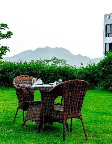 Spectrum Resort, Spa & Residences Udaipur Exterior foto